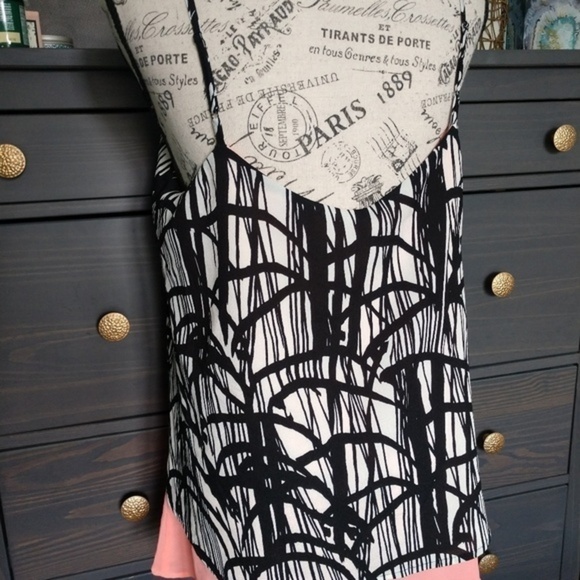 Collective Concepts Two Layer Top. - Picture 8 of 8